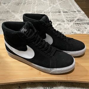 Nike SB Blazer Mid Shoes